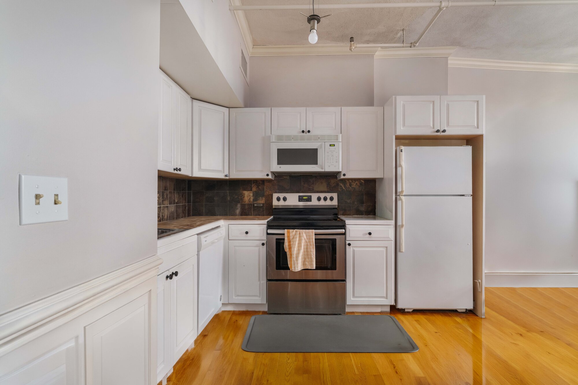 139&ndash;145 Richmond &mdash; interior 5